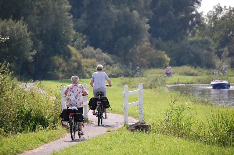 Đường đi xe đạp tại làng Giethoorn