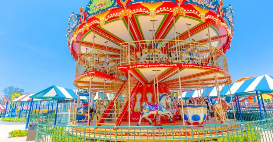 Trò chơi đu ngựa tại công viên Circus land