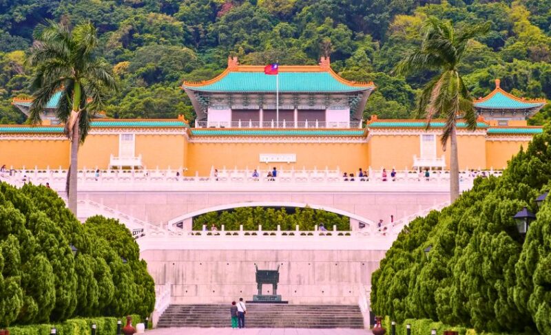 Ghé thăm Bảo tàng Cố Cung