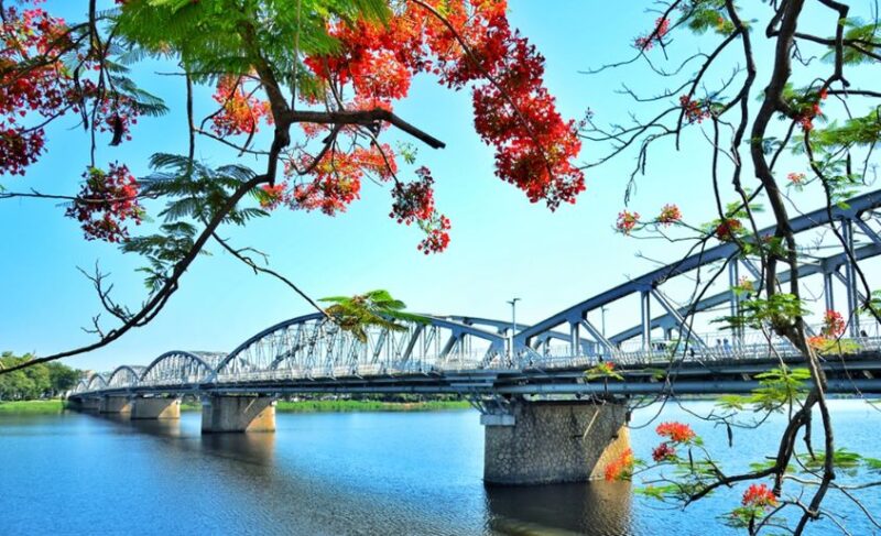 Cầu Tràng Tiền Huế