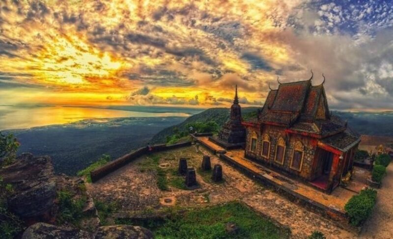 Chùa Năm Thuyền