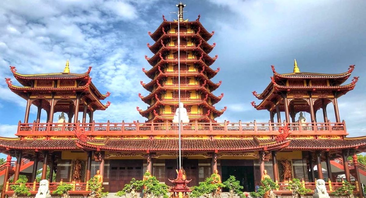 Chùa Phật Ngọc Xá Lợi Vĩnh Long