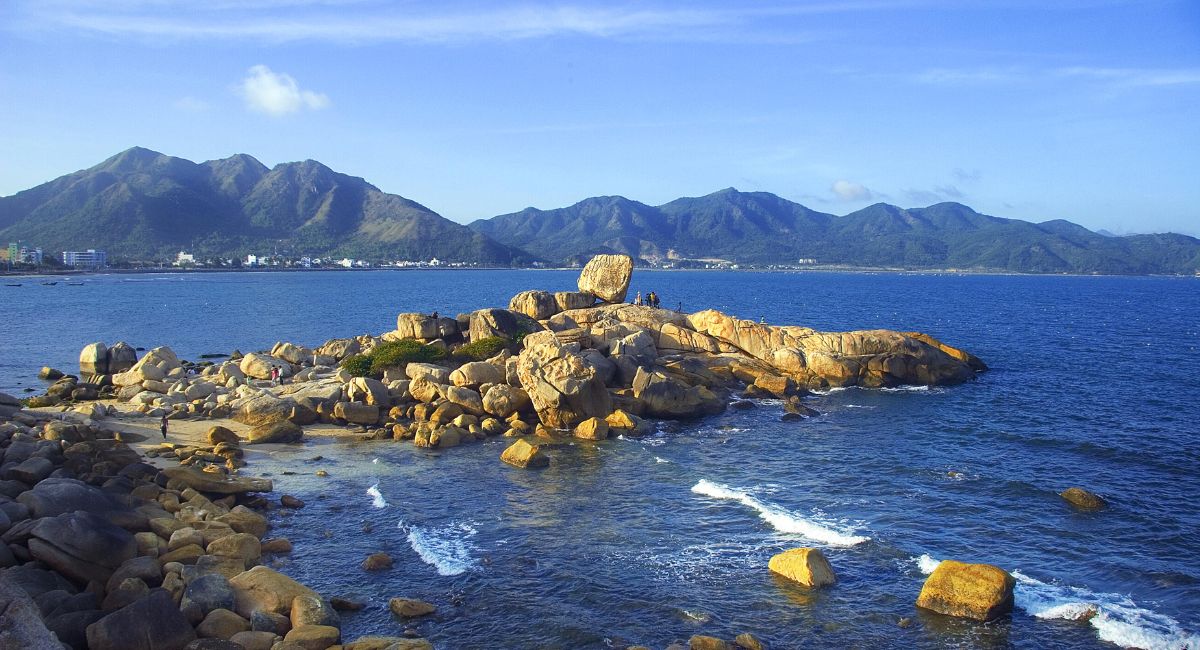 Hòn Chồng Hòn Vợ Nha Trang