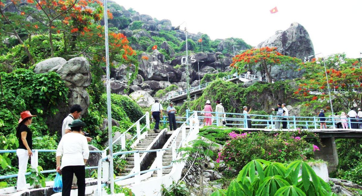 Khu di tích Đồi Tức Dụp