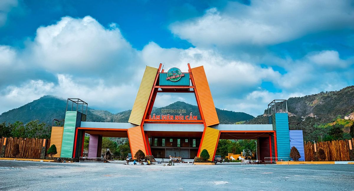 Khu du lịch cáp treo Núi Sam