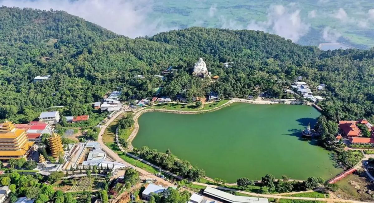 Khu du lịch Núi Két
