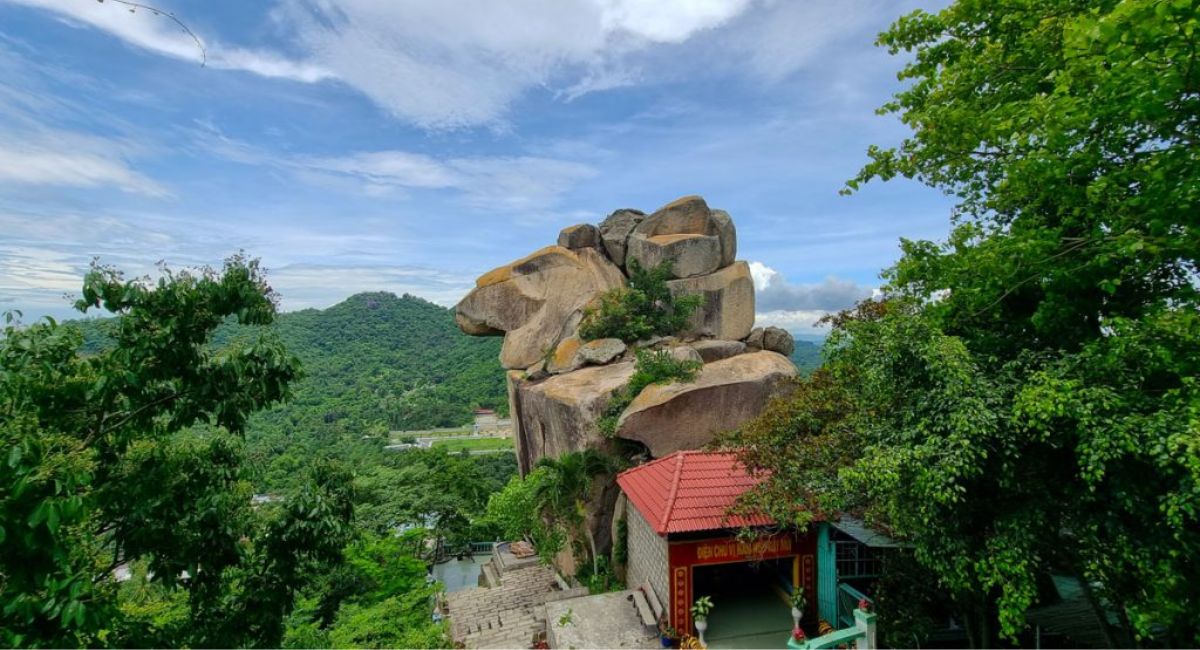 Khu du lịch Núi Két