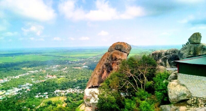 Khu du lịch Núi Két