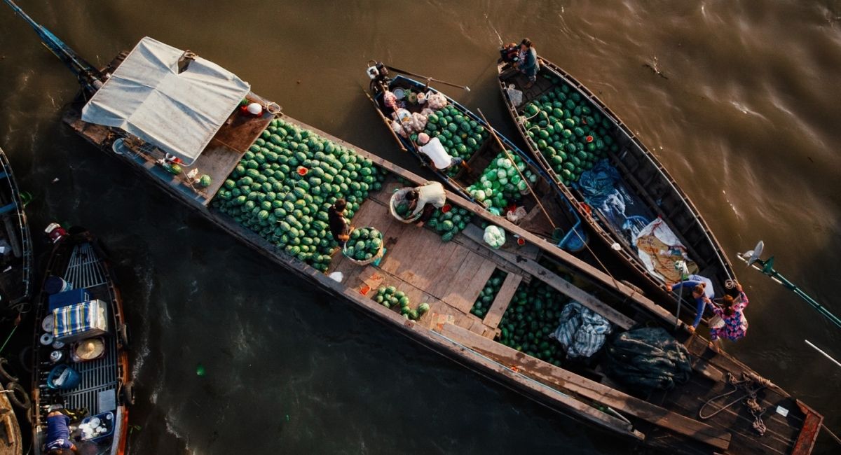 Chợ nổi Phong Điền