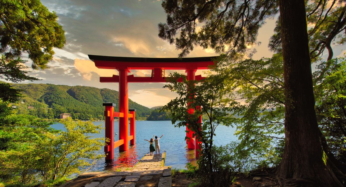 Khám phá Hồ Ashi vùng núi Hakone