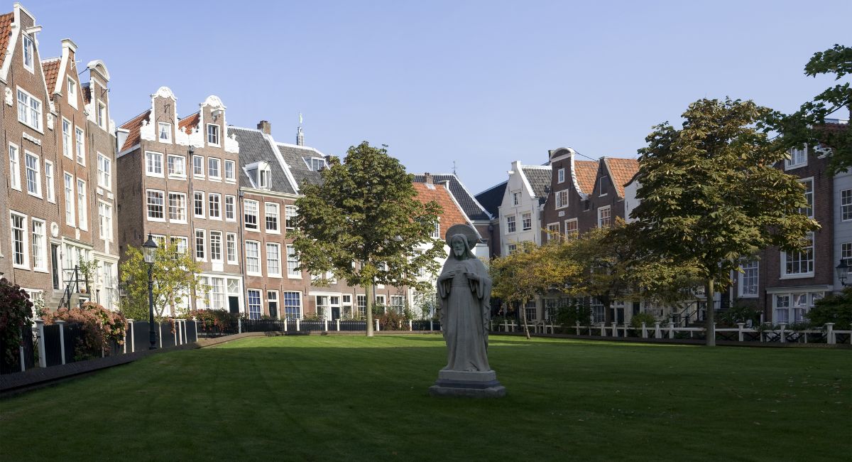 Thị Trấn Cổ Bruges – Viên Ngọc Thời Trung Cổ Của Châu Âu