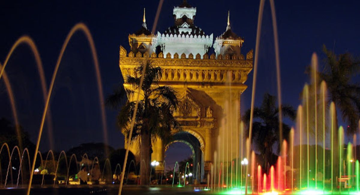 Khải Hoàn Môn Patuxay – Biểu Tượng Kiêu Hãnh Của Thủ Đô Vientiane