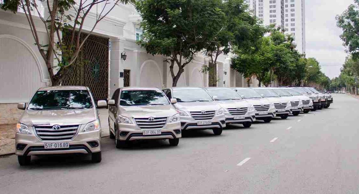 Hướng Dẫn Thuê Xe Du Lịch: Kinh Nghiệm Từ A - Z